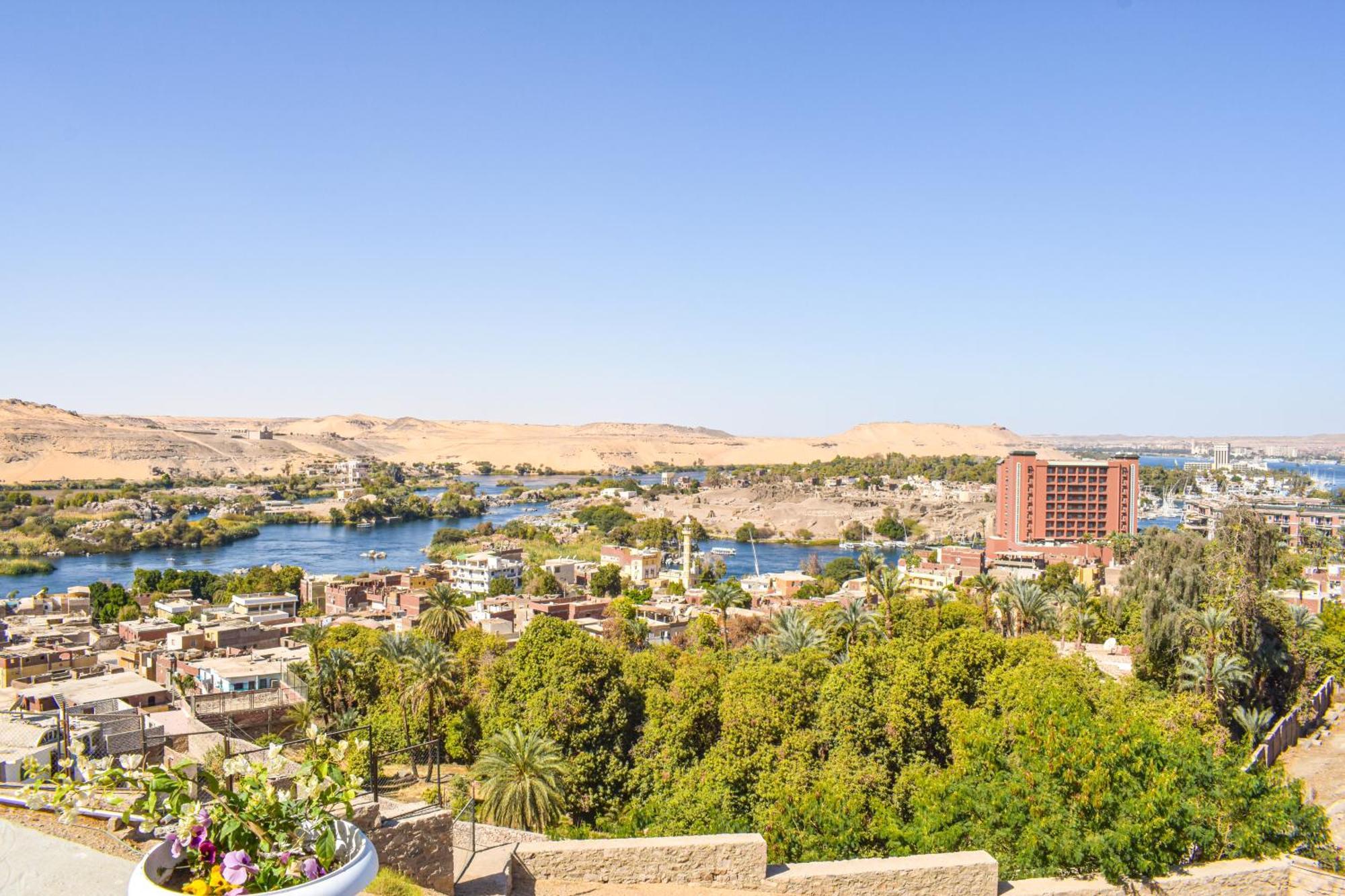 Hotel Basma Executive Club Assuan Esterno foto